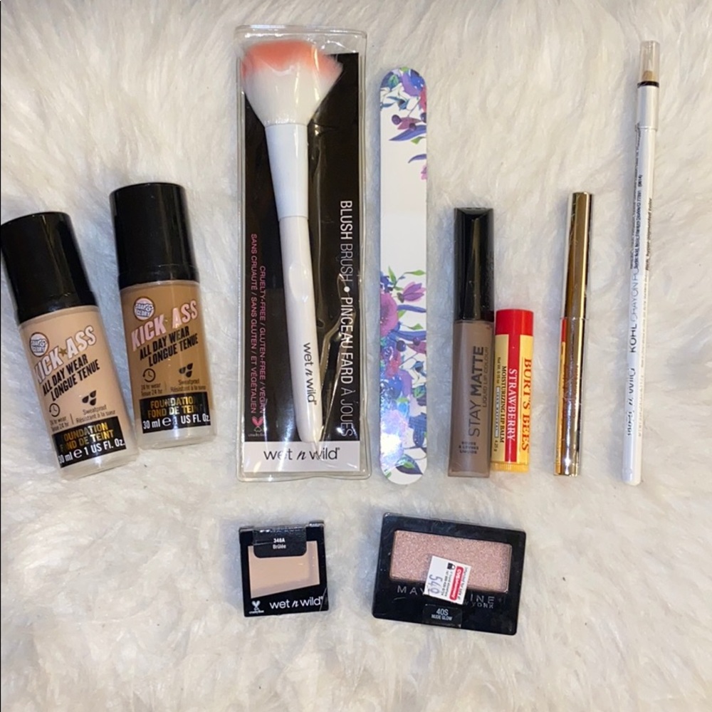 11 PC Makeup Bundle w/ Cosmetic Bag
